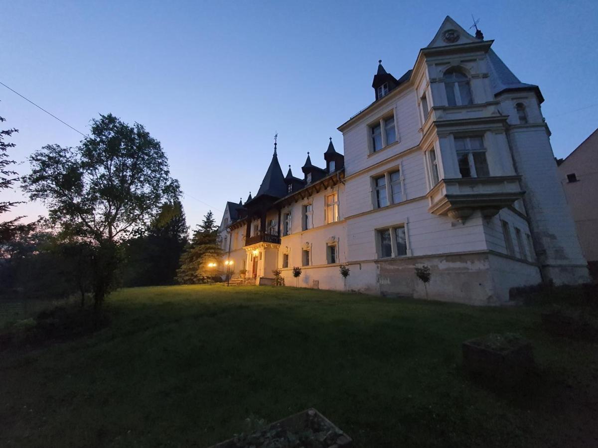Palac Lawica- Splywy Przelomem Bardzkim Klodzko Bagian luar foto