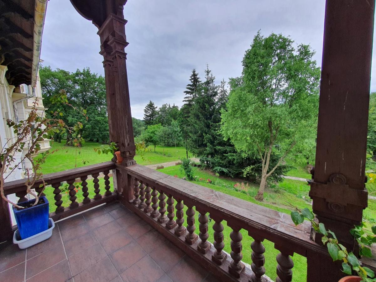 Palac Lawica- Splywy Przelomem Bardzkim Klodzko Bagian luar foto