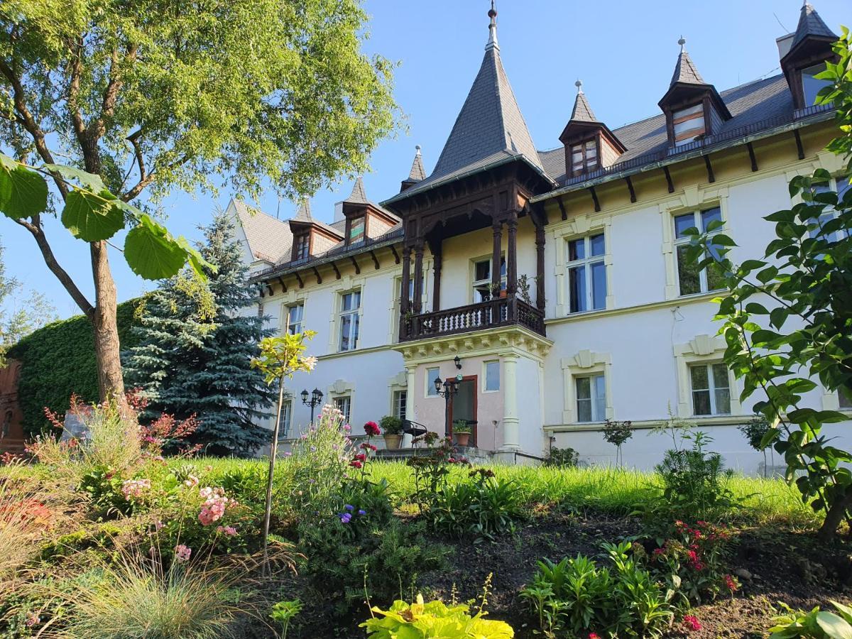 Palac Lawica- Splywy Przelomem Bardzkim Klodzko Bagian luar foto