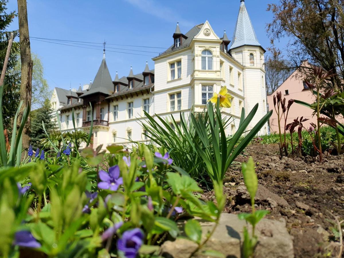 Palac Lawica- Splywy Przelomem Bardzkim Klodzko Bagian luar foto