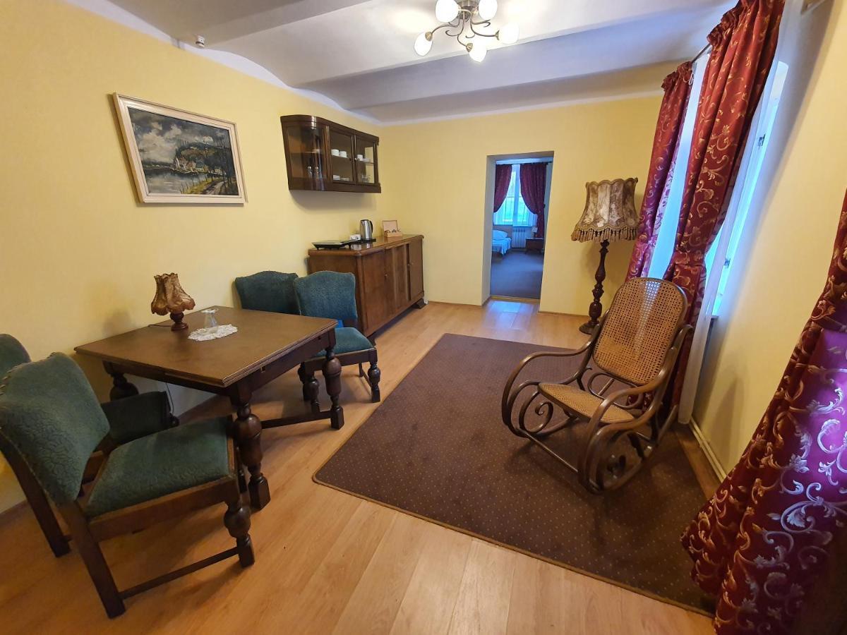 Palac Lawica- Splywy Przelomem Bardzkim Klodzko Bagian luar foto
