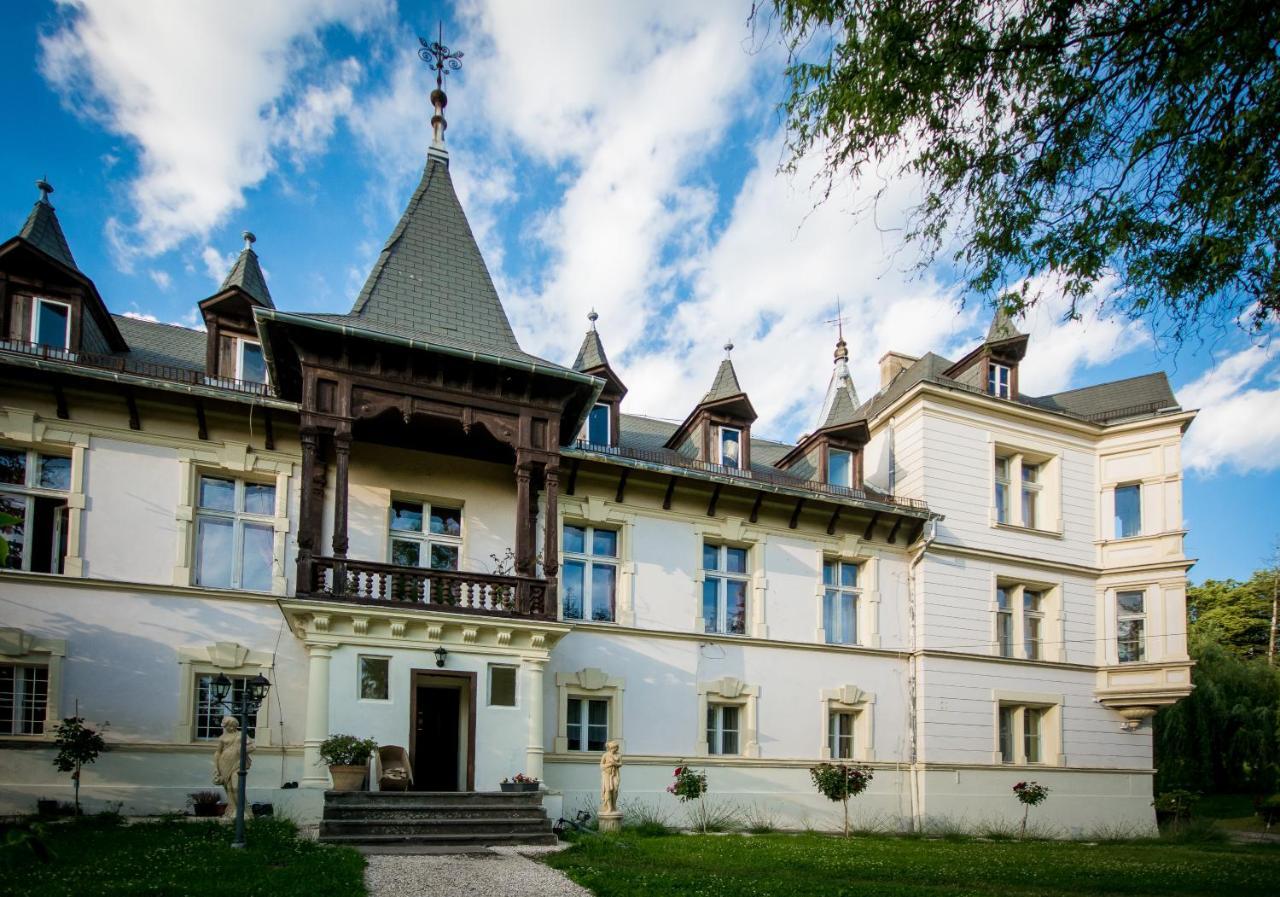 Palac Lawica- Splywy Przelomem Bardzkim Klodzko Bagian luar foto