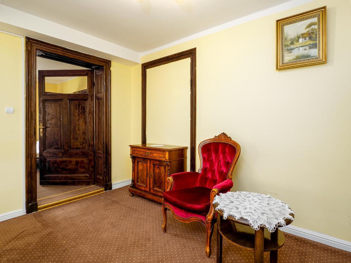Palac Lawica- Splywy Przelomem Bardzkim Klodzko Bagian luar foto