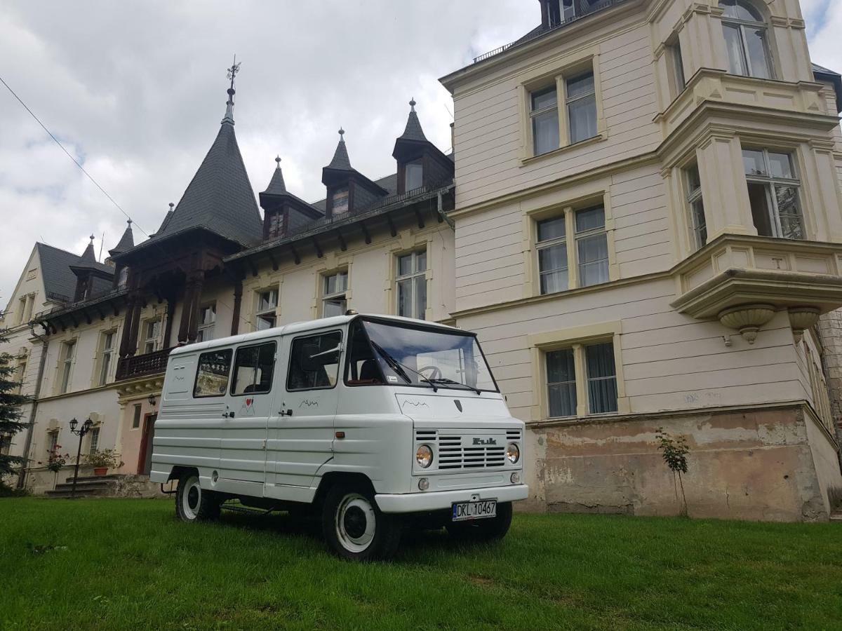 Palac Lawica- Splywy Przelomem Bardzkim Klodzko Bagian luar foto